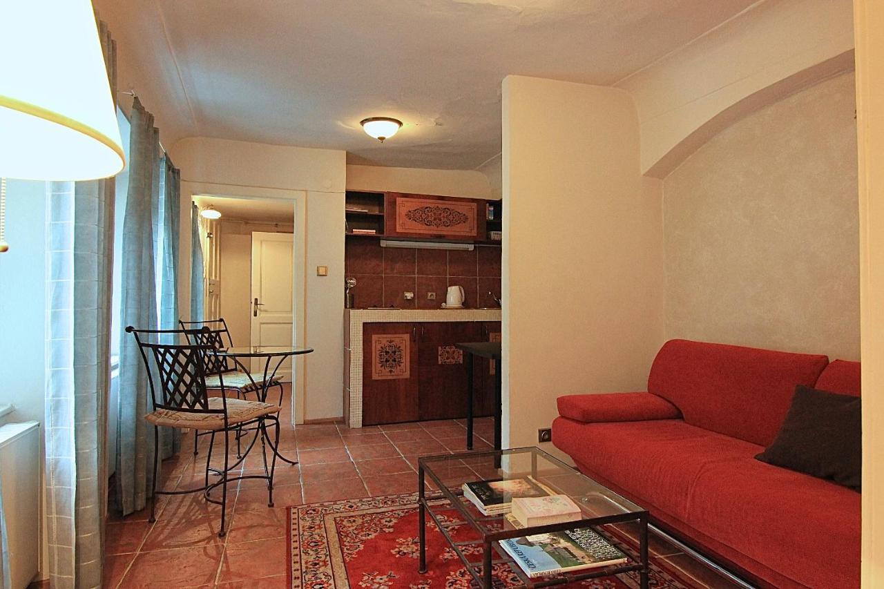 Cool 1 Bedroom Prokopska Apartment In Mala Strana Prag Exterior foto
